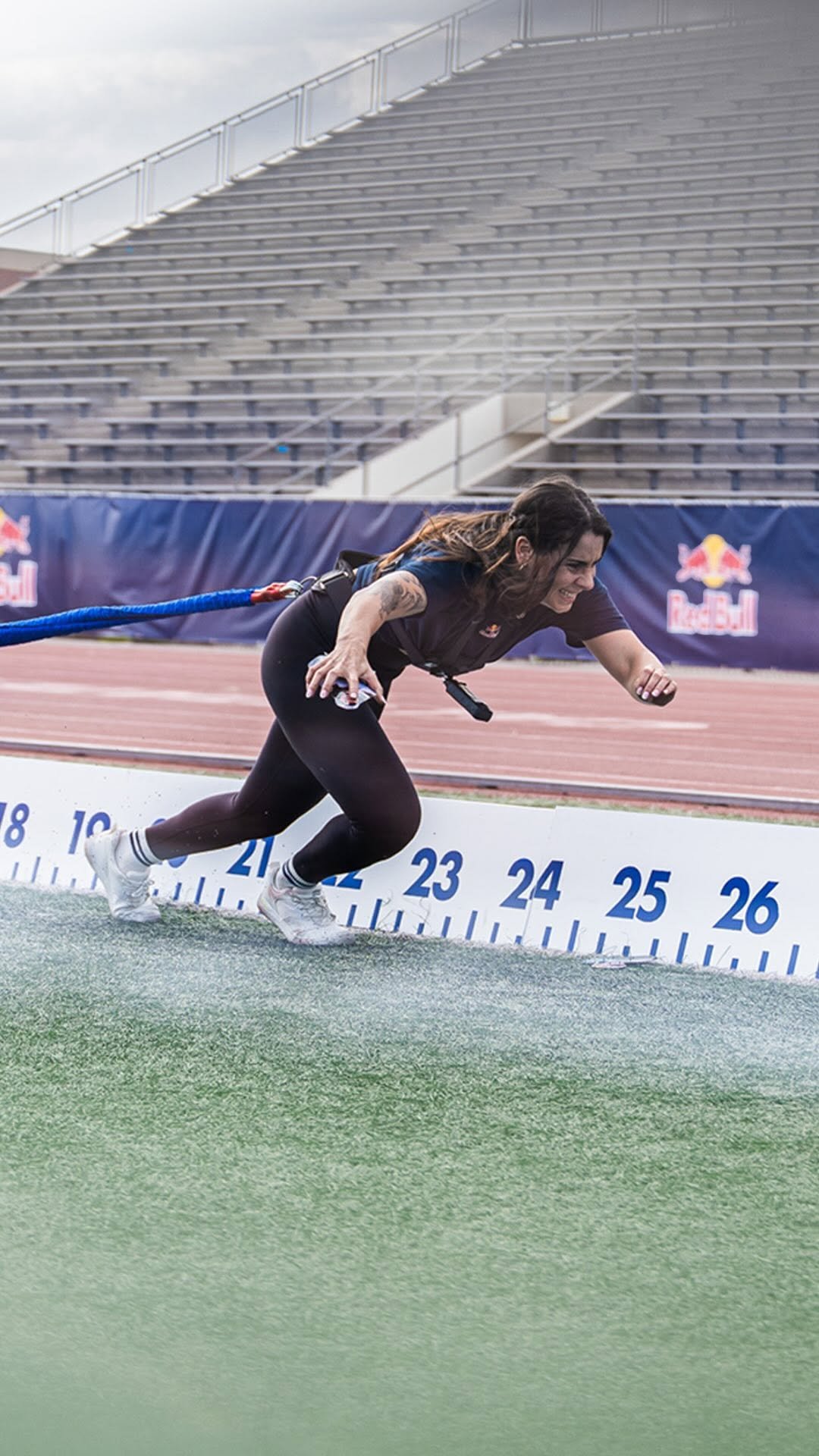 redbullusa 게시물 이미지: strength test on 10 🤯

💪: @brocraiford,...