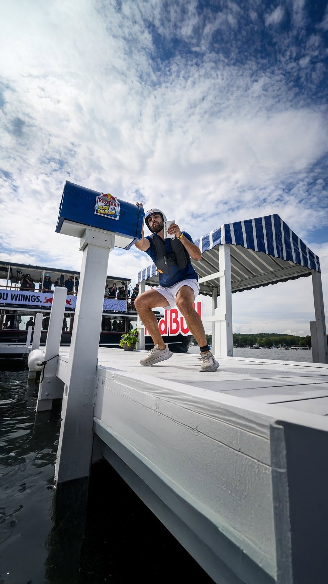 redbullusa 게시물 이미지: 7 mph never felt so fast 😳 

Think you’d make...