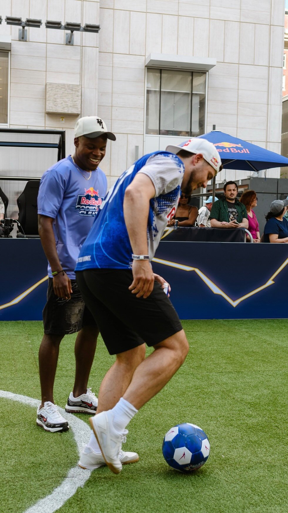 redbullusa 게시물 이미지: new skill moves unlocked 🔓

⚽️: @bernardk17...
