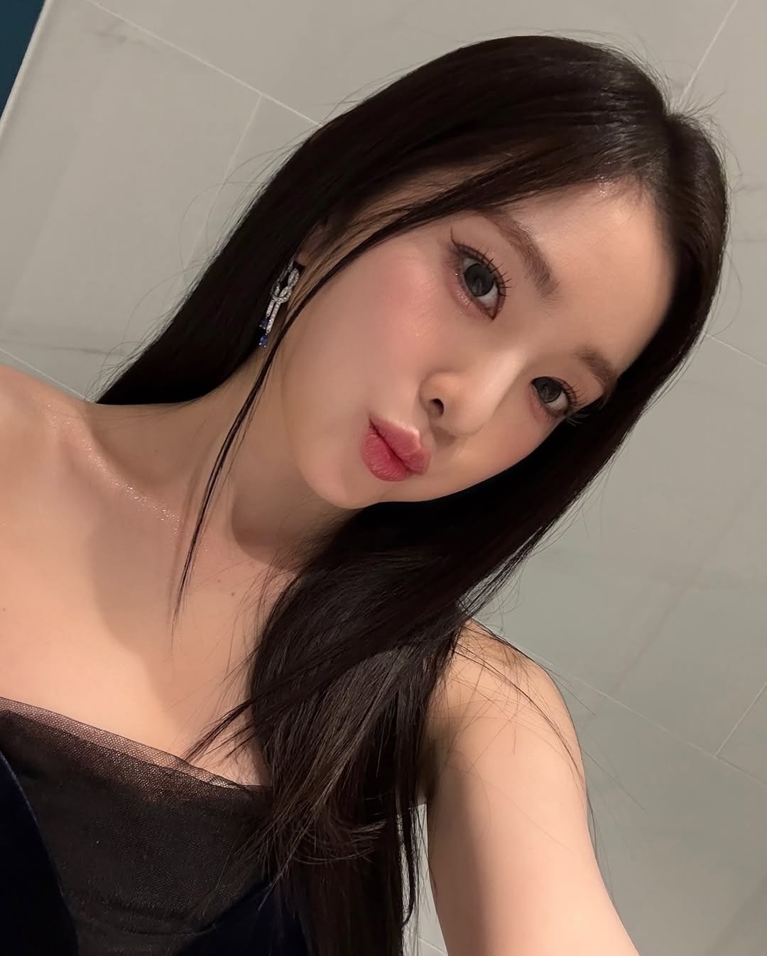 Photo by Red Velvet Official on November 14, 2025. May be a selfie of one or more people, hair and text.