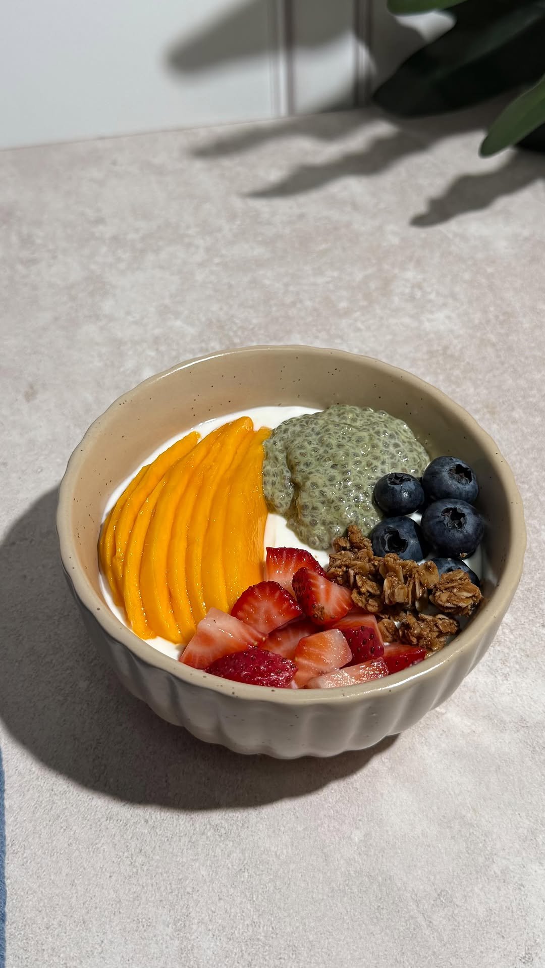 regs_healthy_eats 게시물 이미지: Who said you can’t have matcha for breakfast?...