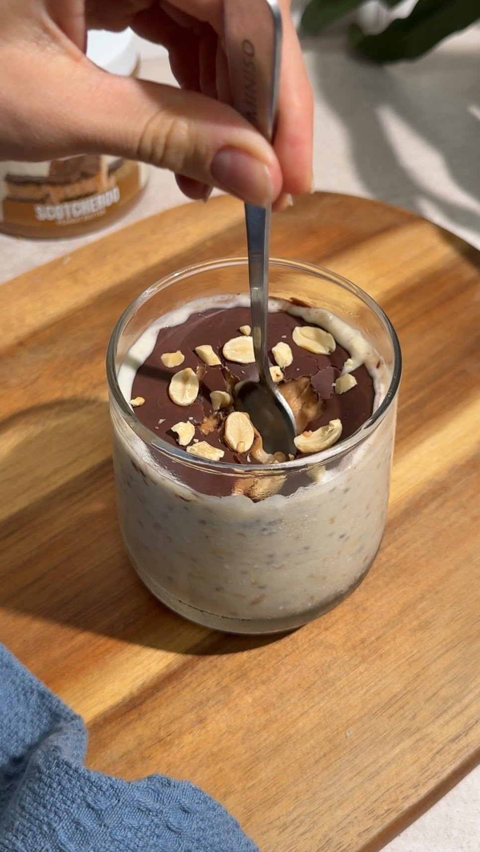regs_healthy_eats 게시물 이미지: If a Snickers bar and overnight oats had a...