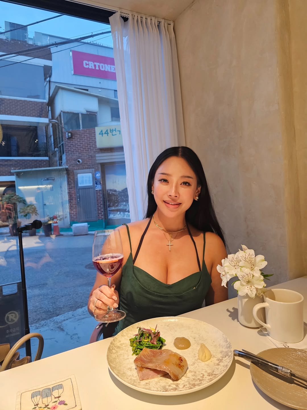 relax_0923 게시물 이미지: ✨️ 성수동에서 만난 작은 별 하나

요즘은 맛있는 음식점을 찾는 것보다
자신만의...