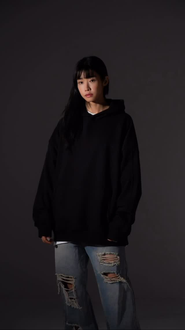 reliv_x 게시물 이미지: 이제 후드의 계절이 왔지!!!

날씨가 후드입기 딱좋은 가을이에요🔥
후드가 판매되고...