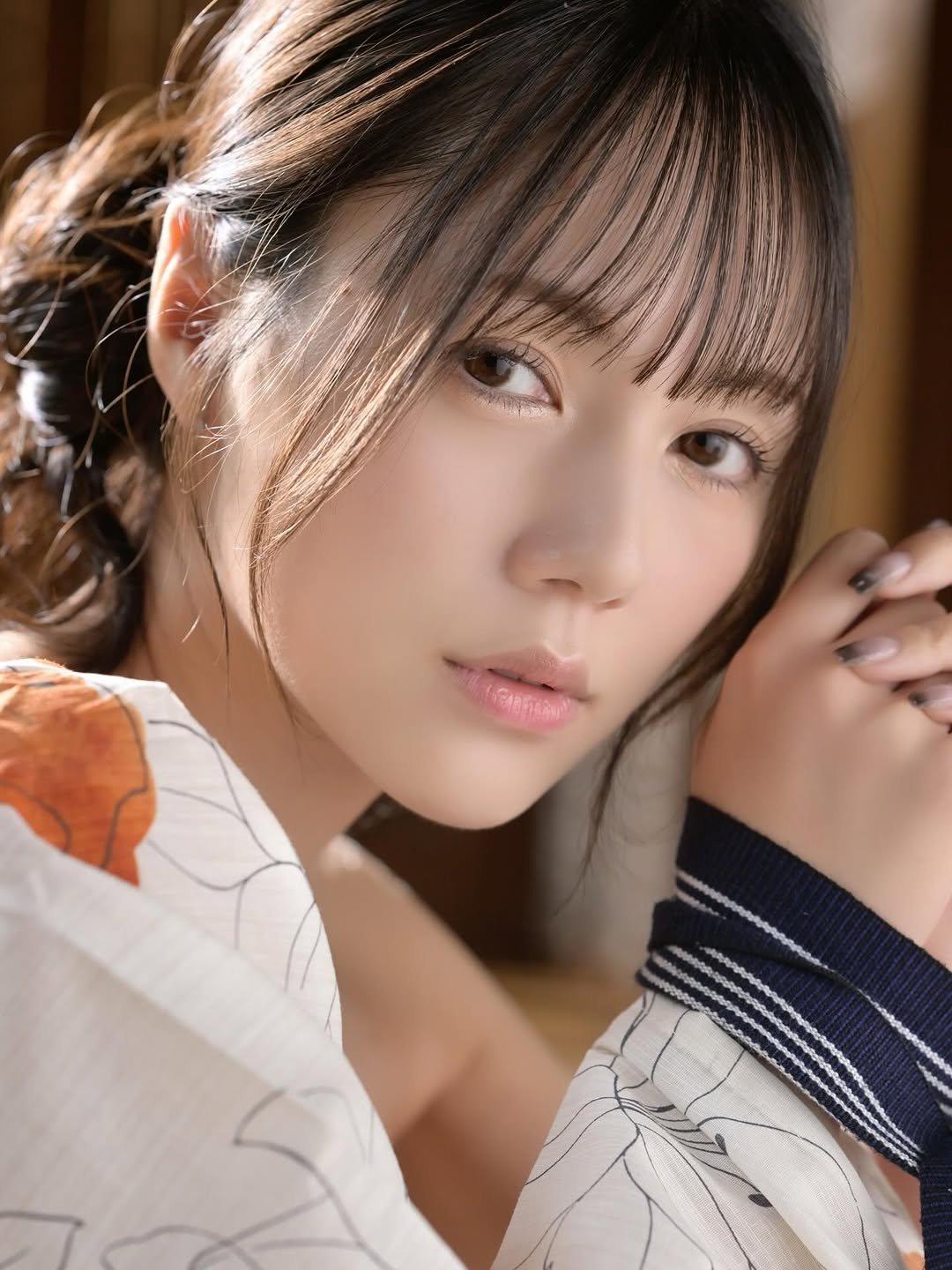 Photo by 涼森れむ on January 01, 2026. May be an image of one or more people, hair, makeup and text.