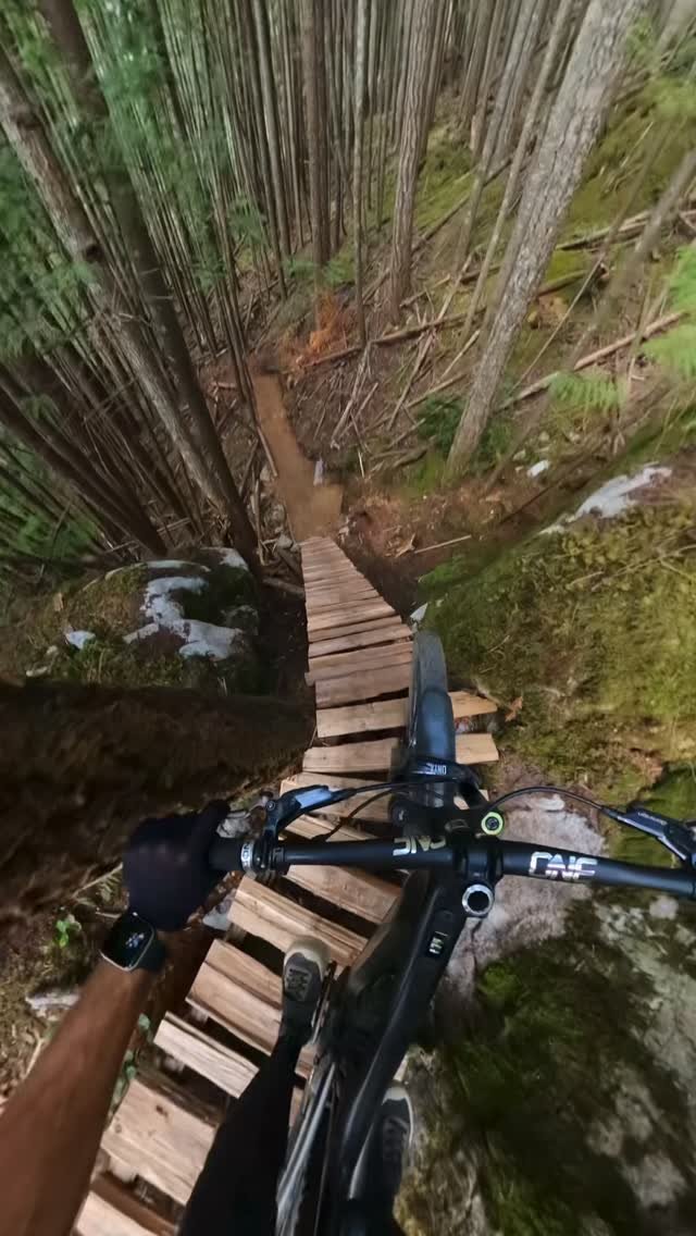 remymetailler 게시물 이미지: Steep and loose, what a trail though!
Thanks...