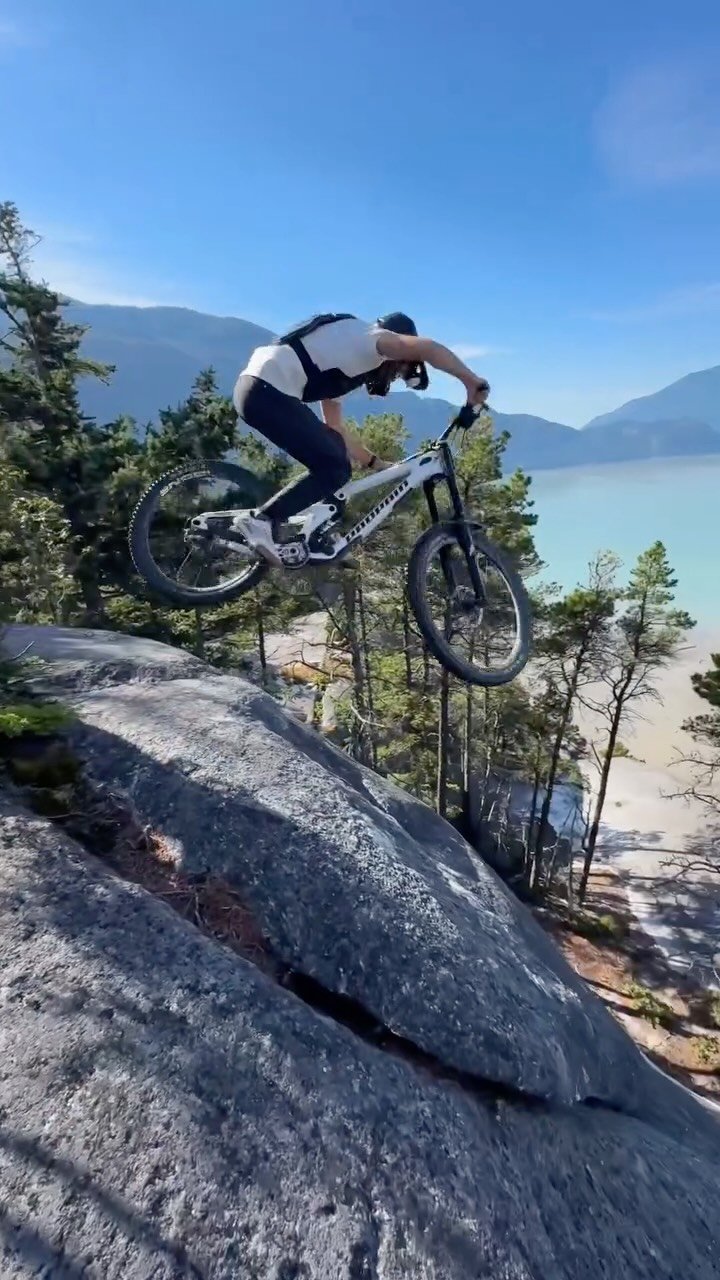 remymetailler 게시물 이미지: Precision, calm and control.
The first move is...