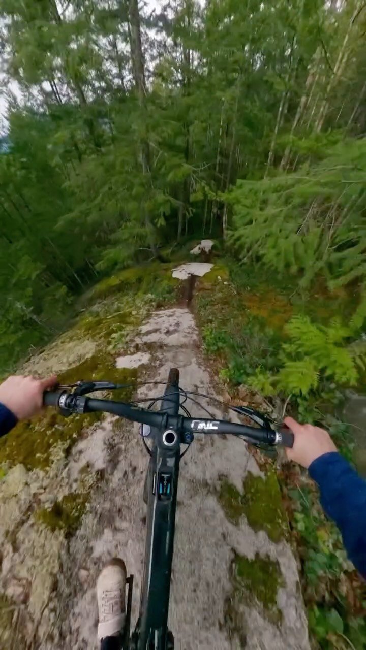 remymetailler 게시물 이미지: Finding new ways down the local...