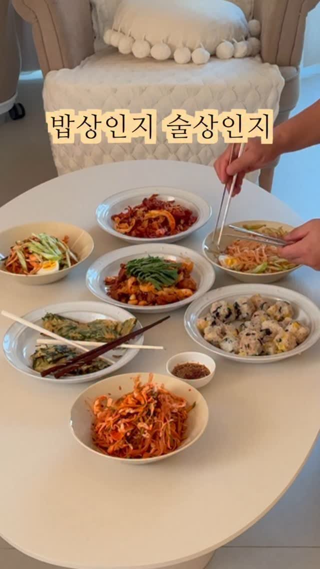 rena.at.home 게시물 이미지: 둘째 친구들이랑 신검 받고
배고프다고 집으로 왔더라고요.
저도 외출하고 돌아와...
