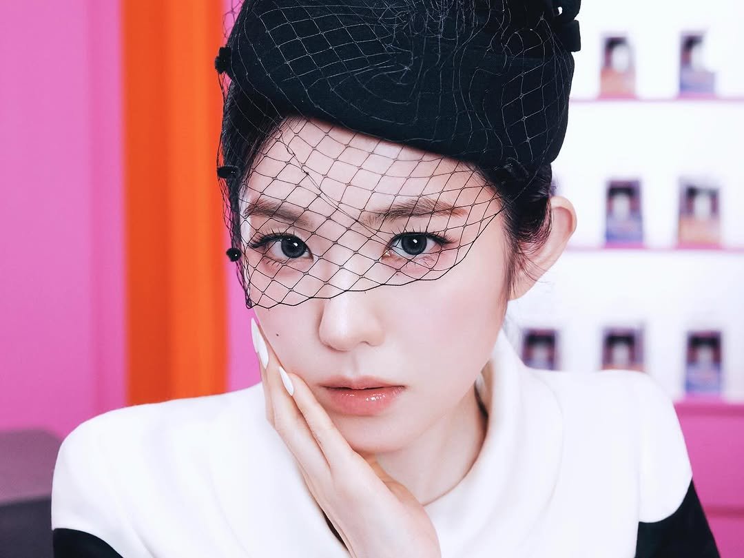 Photo by IRENE on March 15, 2026. May be a closeup of one or more people, hair, makeup, hat, beret and text.