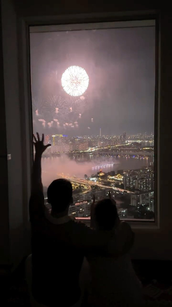 rerbcz 게시물 이미지: 올해도 아내와 함께 한 불꽃축제❤️