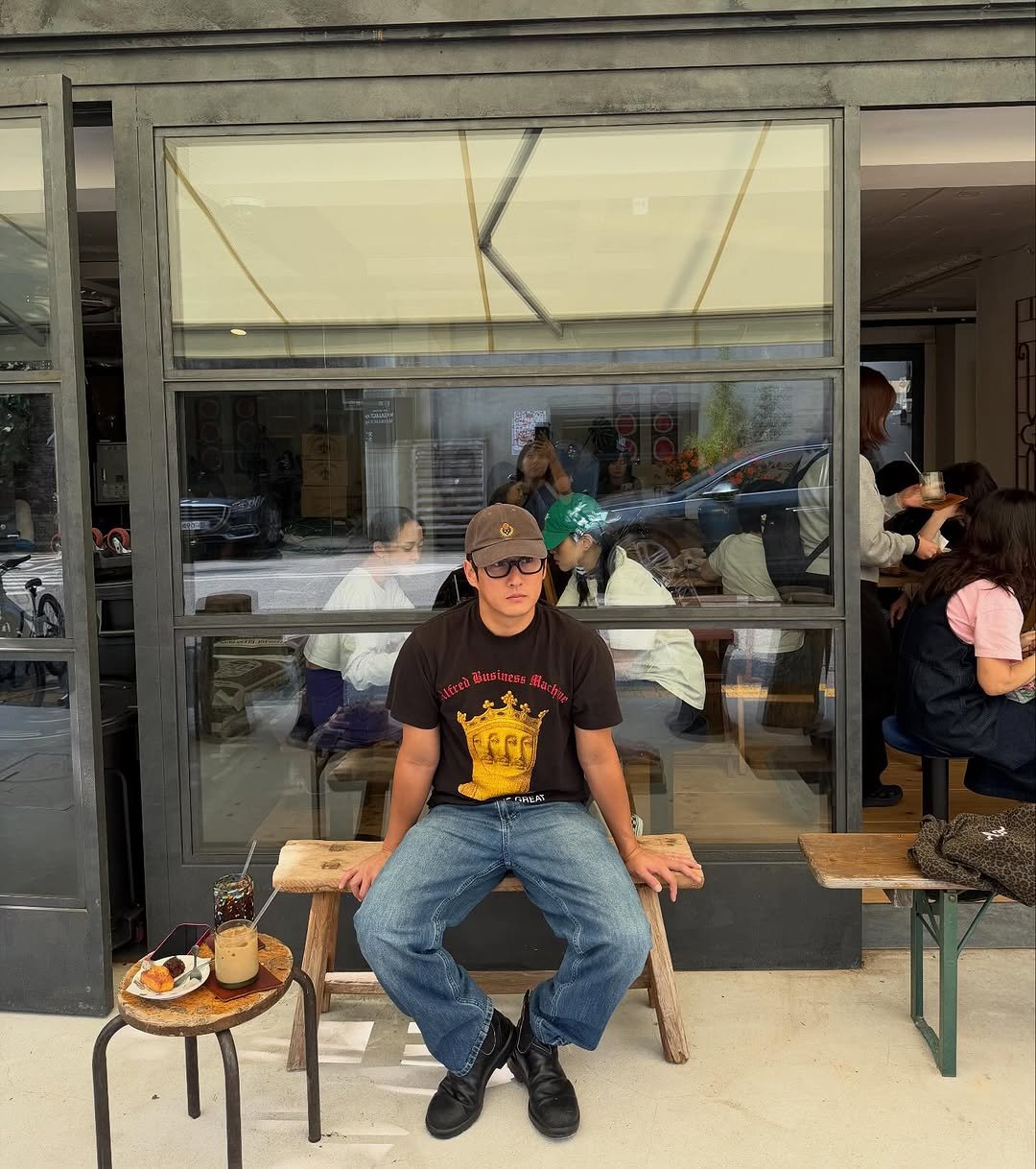 Photo by 남준영 on October 02, 2025. May be an image of 5 people, display case, rocking chair, hat shop and text.