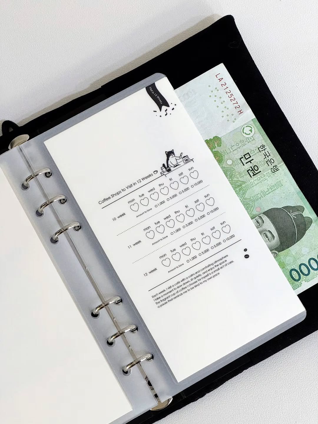 Photo by 르미 | Save slowly, grow surely 🌱 on January 13, 2026. May be an image of binder, calendar and clipboard.