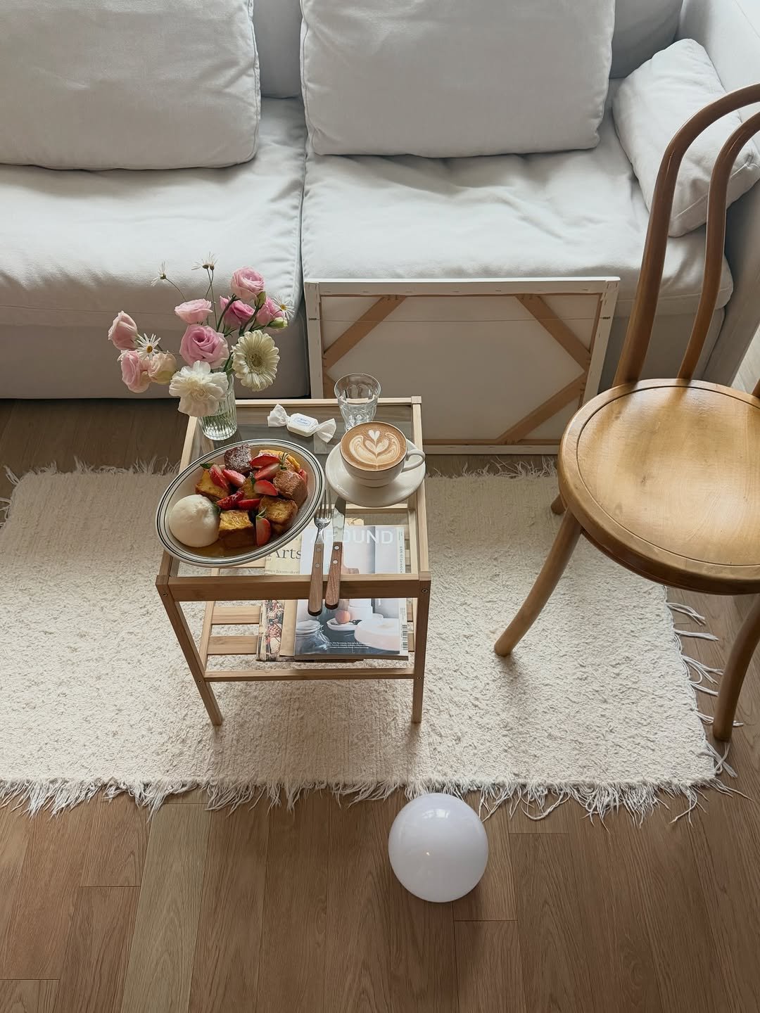 Photo by 른 른 ♡ on December 22, 2025. May be an image of baby's-breath and text.