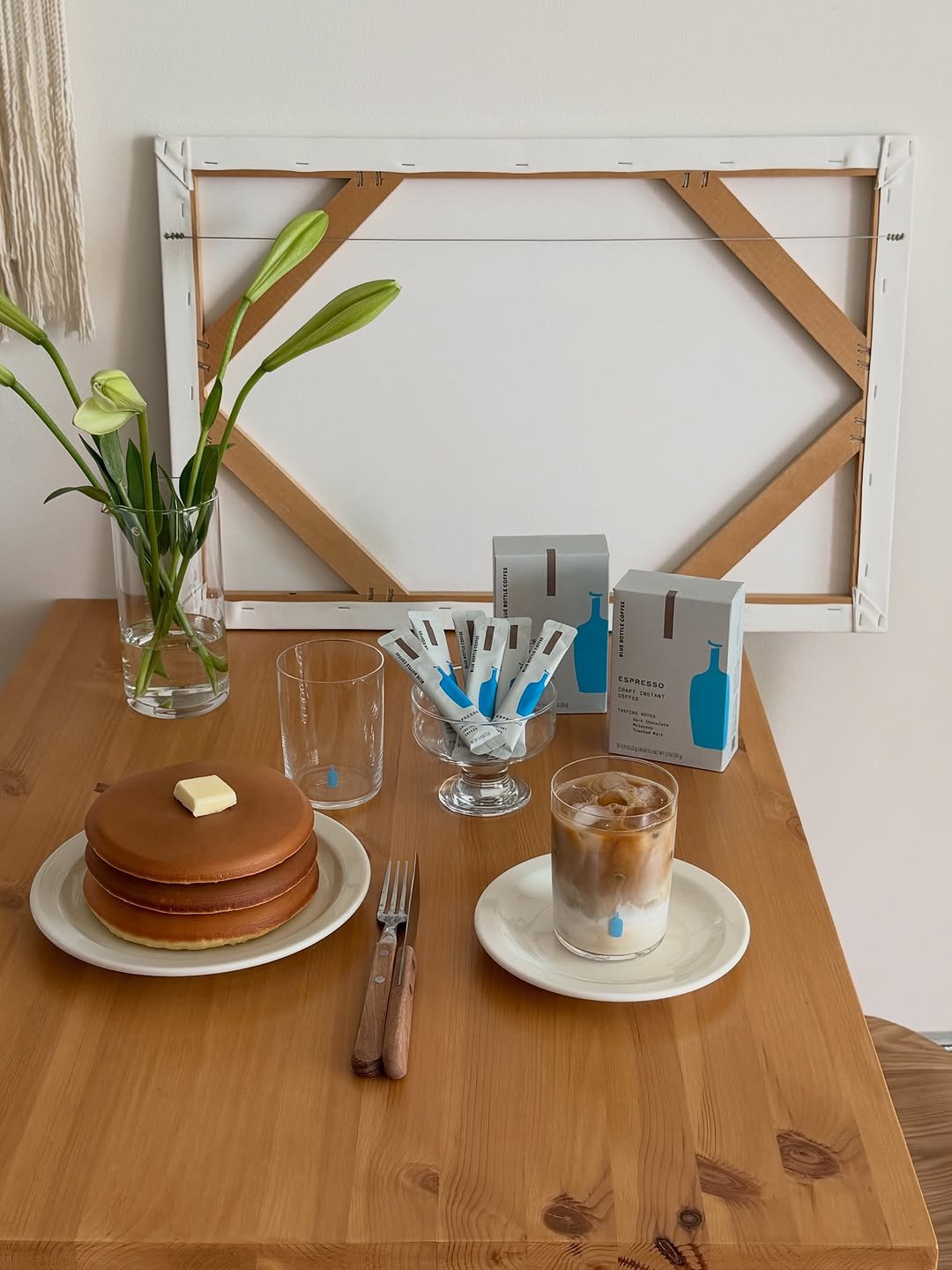 Photo by 른 른 ♡ on September 23, 2025. May be an image of picture frame, placemat, cornflower and text.