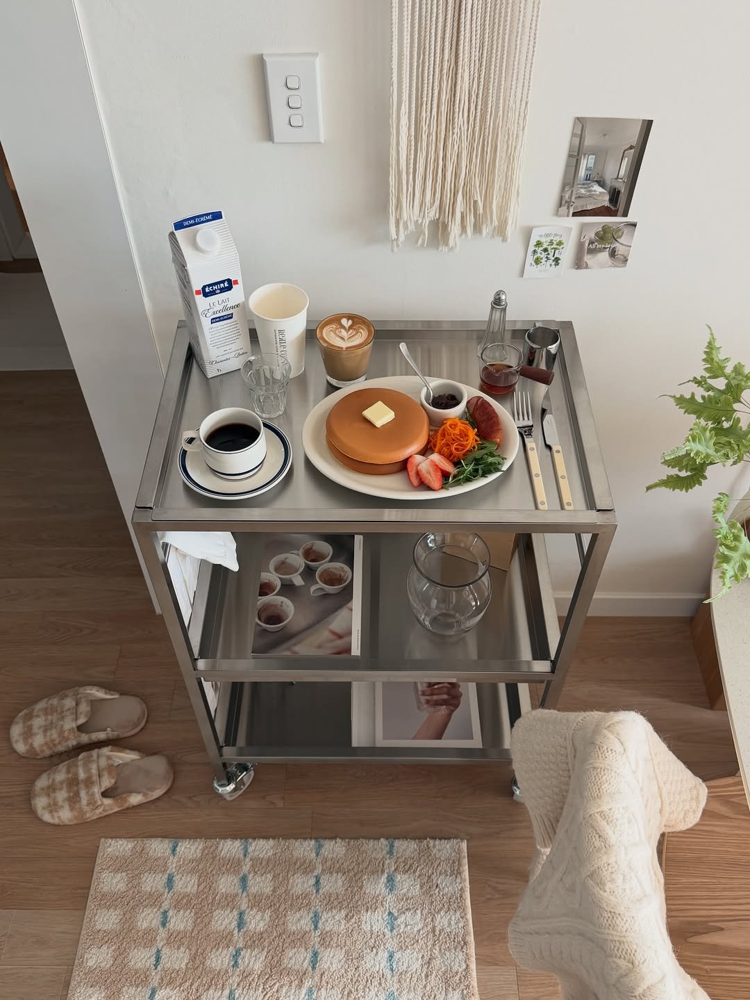 Photo by 른 른 ♡ on November 30, 2025. May be an image of plate rack, trolley, cart, rack, kitchenware, spice rack and text.