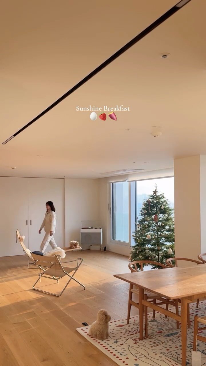 revedehome 게시물 이미지: 달걀, 딸기, 고구마와 함께 시작하는 아침 루틴🥚🍓🍠
현미차나 따뜻한 커피 한 잔...
