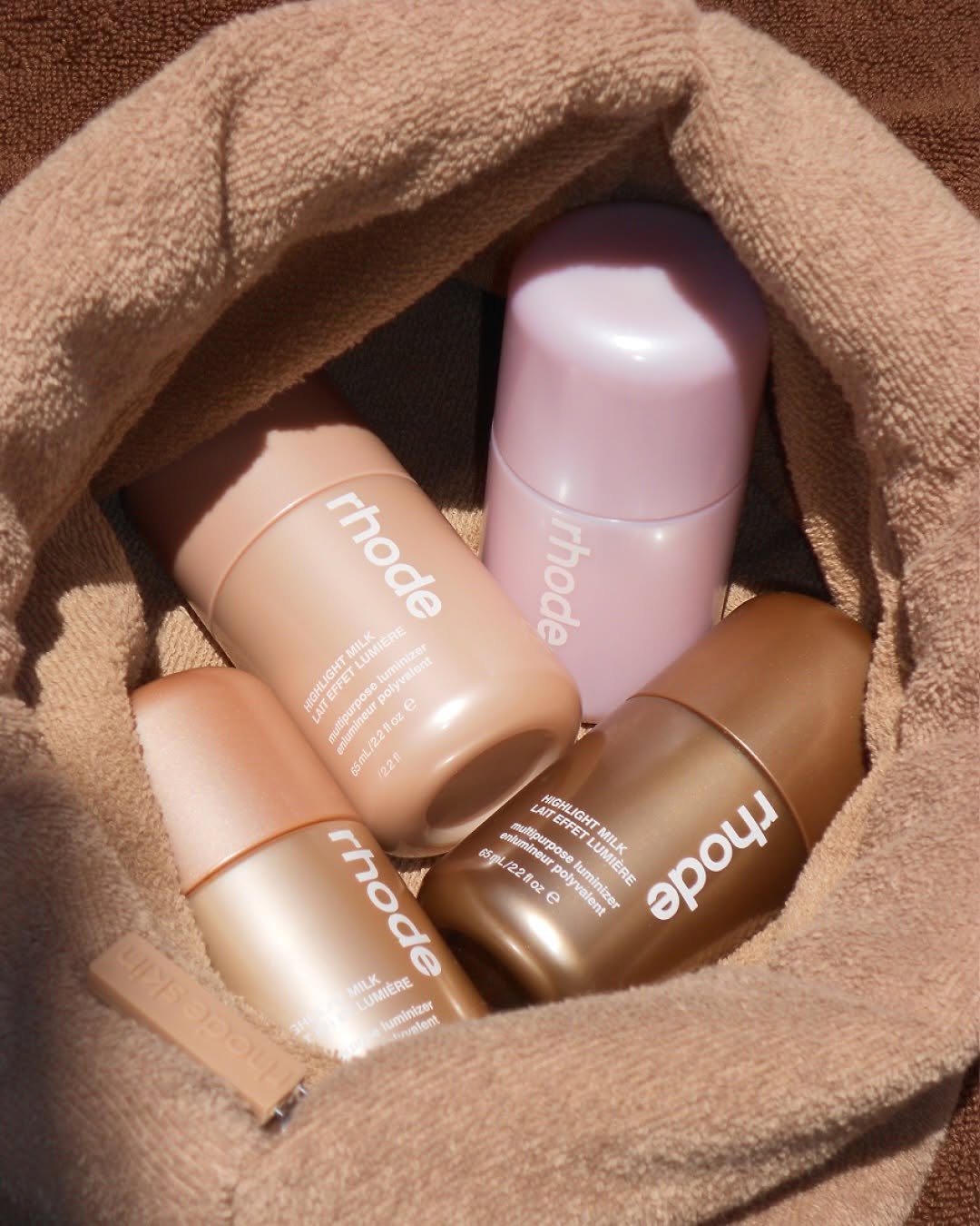 rhode 게시물 이미지: a touch of glow before you go 🌟​
​
highlight...
