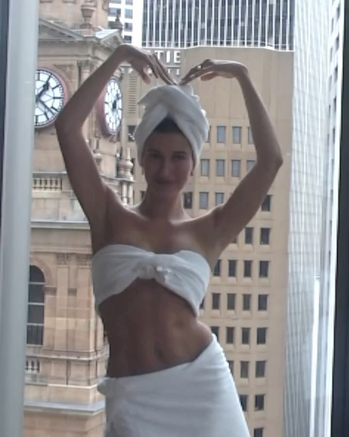 rhode 게시물 이미지: february was extra sweet 🥨🎀