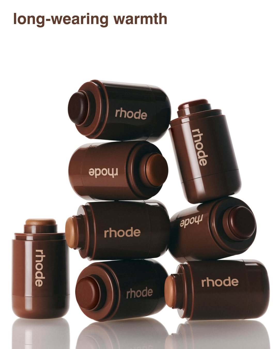 rhode 게시물 이미지: long-wearing warmth 🤎​
​
pocket bronze is an...