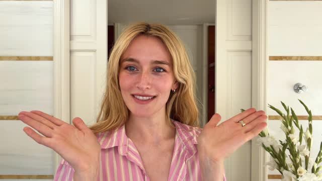 rhode 게시물 이미지: @sarah__pidgeon’s everyday makeup look 🎀...