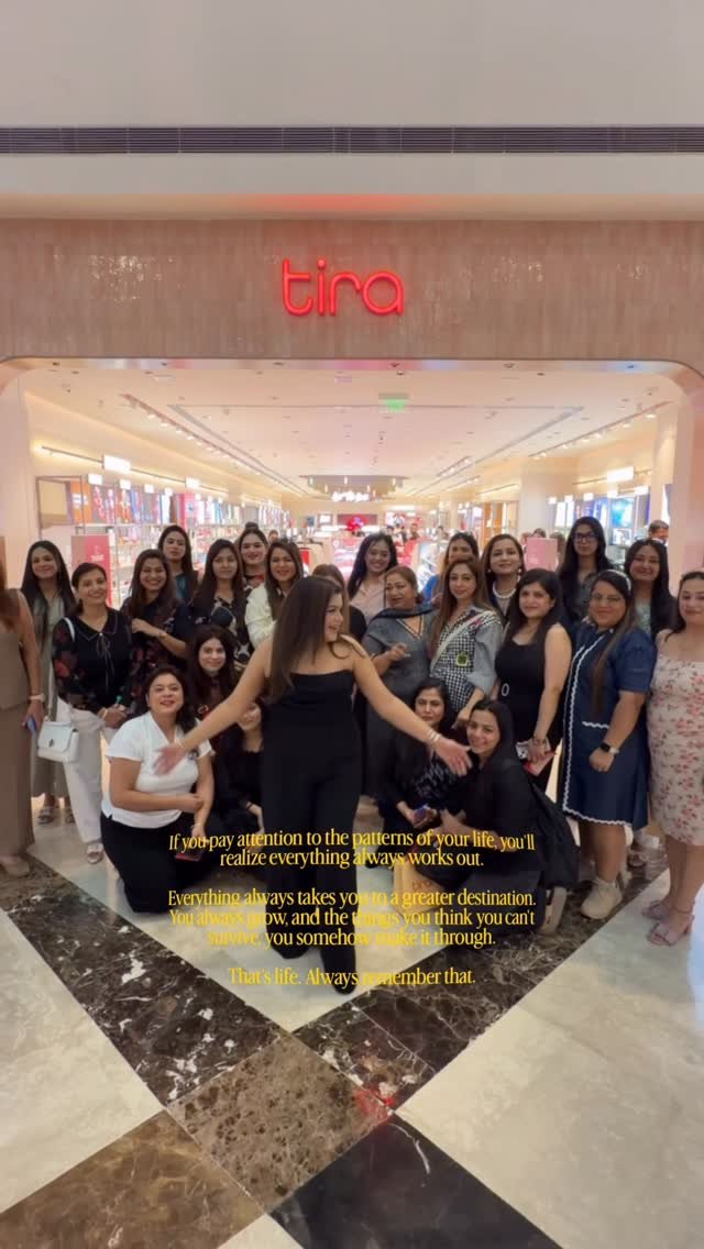 richa.kritids 게시물 이미지: Meri pyaari dunia ke kuch chandd log. 🤌🏻
My...