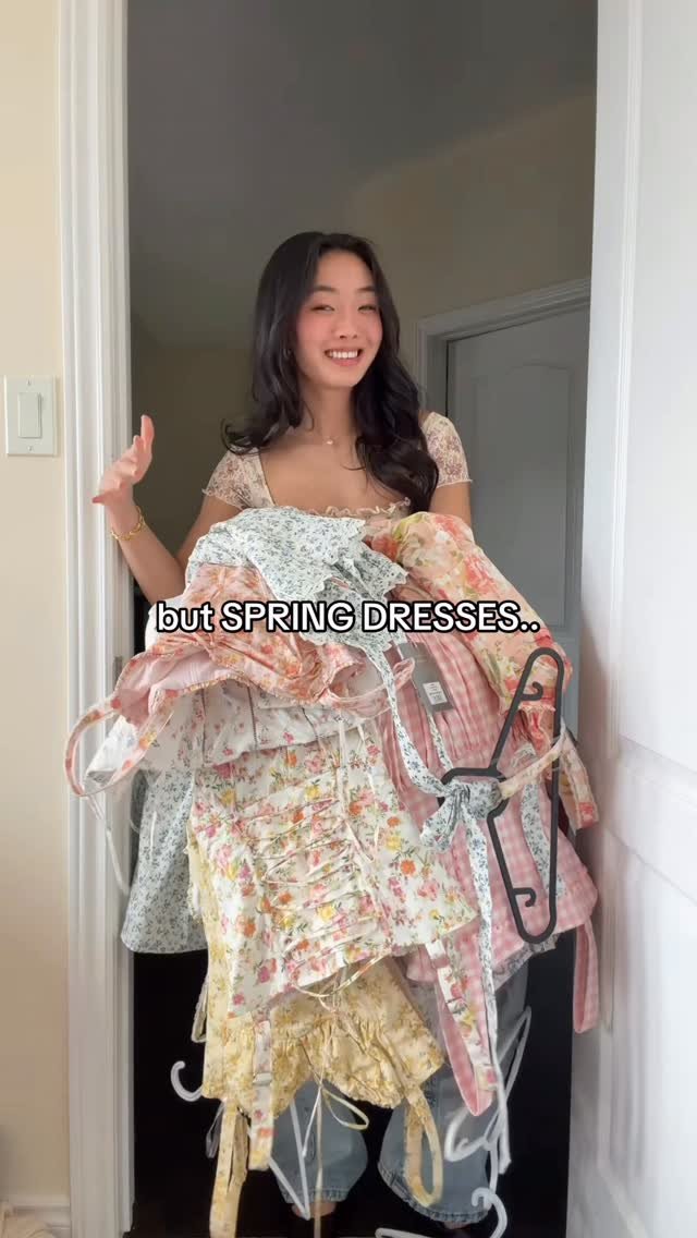 richelle_zh 게시물 이미지: almost that time of year🤪🌸💐