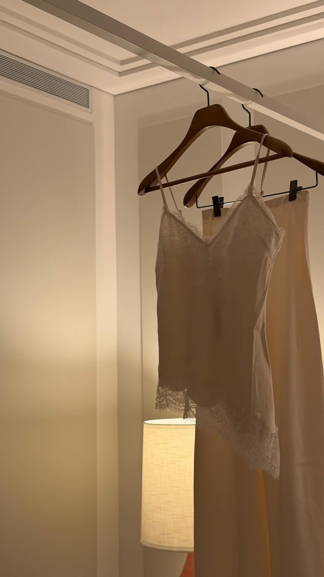 richelle_zh 게시물 이미지: the ultimate guide to going out outfits😗...