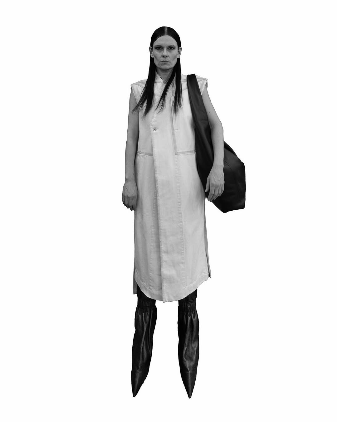 rickowensonline 게시물 이미지: KRISTINA NAGEL, SELF-PORTRAIT, PARIS

SS26...