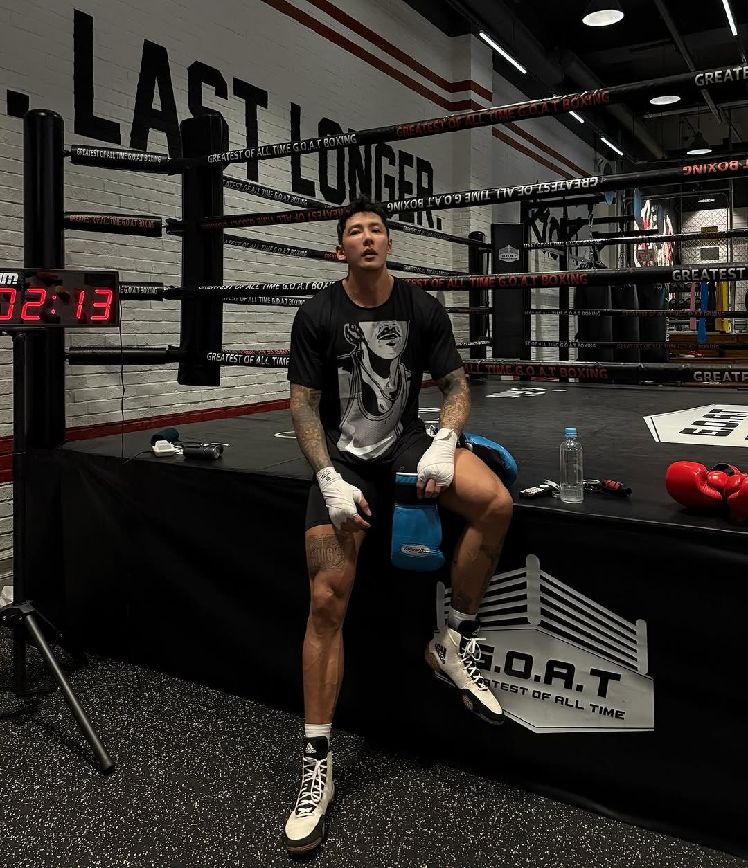 Photo by 🇰🇷KUHYUNHO/구현호/ 具贤皓 on August 29, 2025. May be an image of 1 person, punching bag and text.