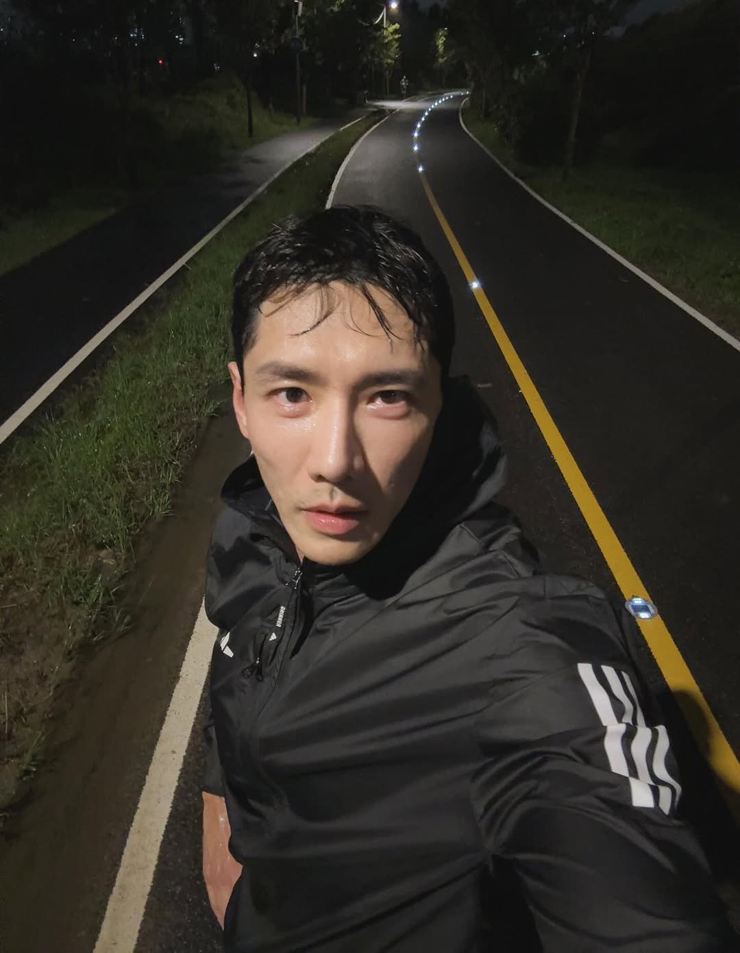 Photo by 🇰🇷KUHYUNHO/구현호/ 具贤皓 on October 11, 2025. May be an image of road and text.