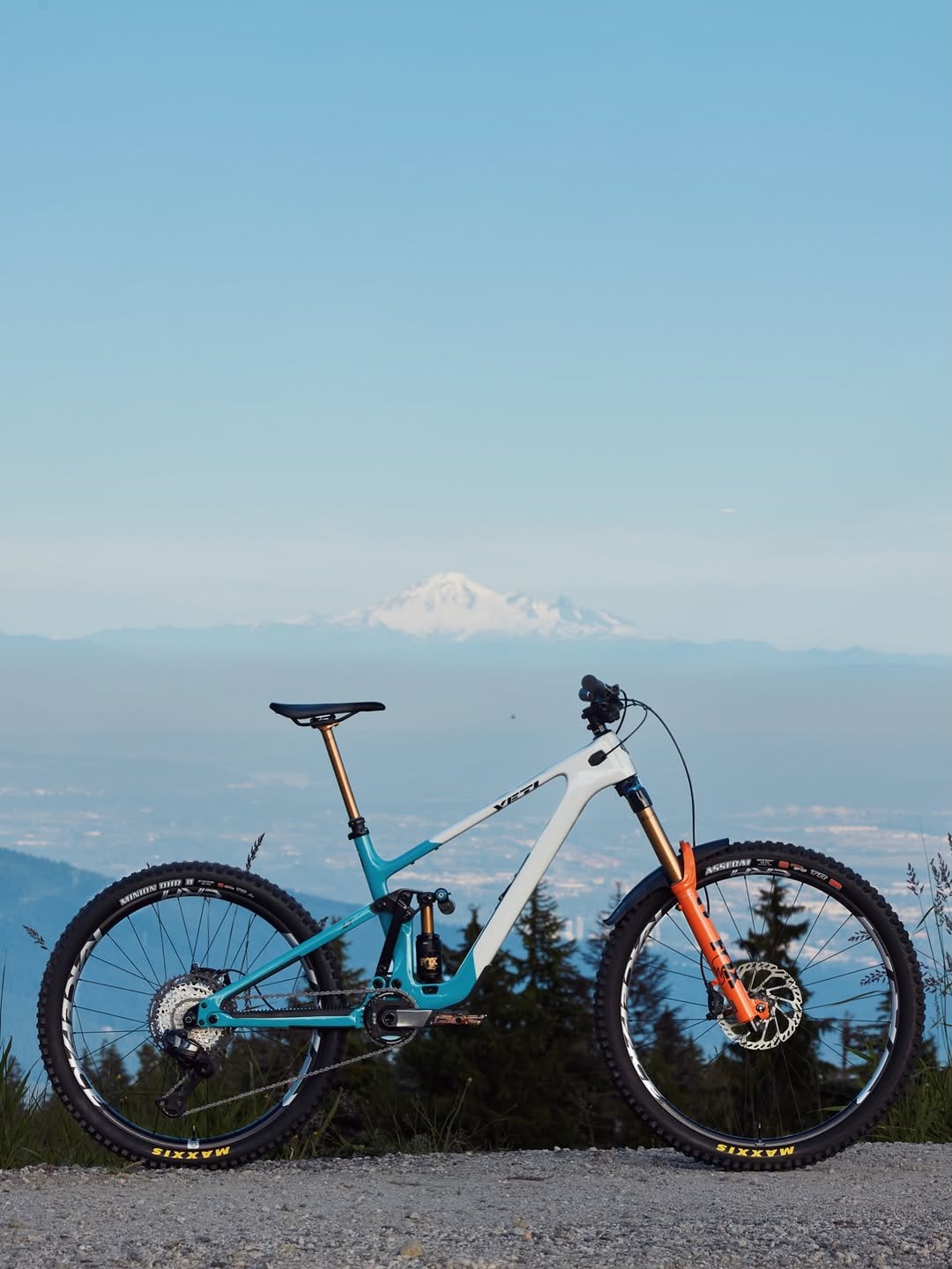 ridefoxbike 게시물 이미지: My new @yeticycles LT is the most exciting new...