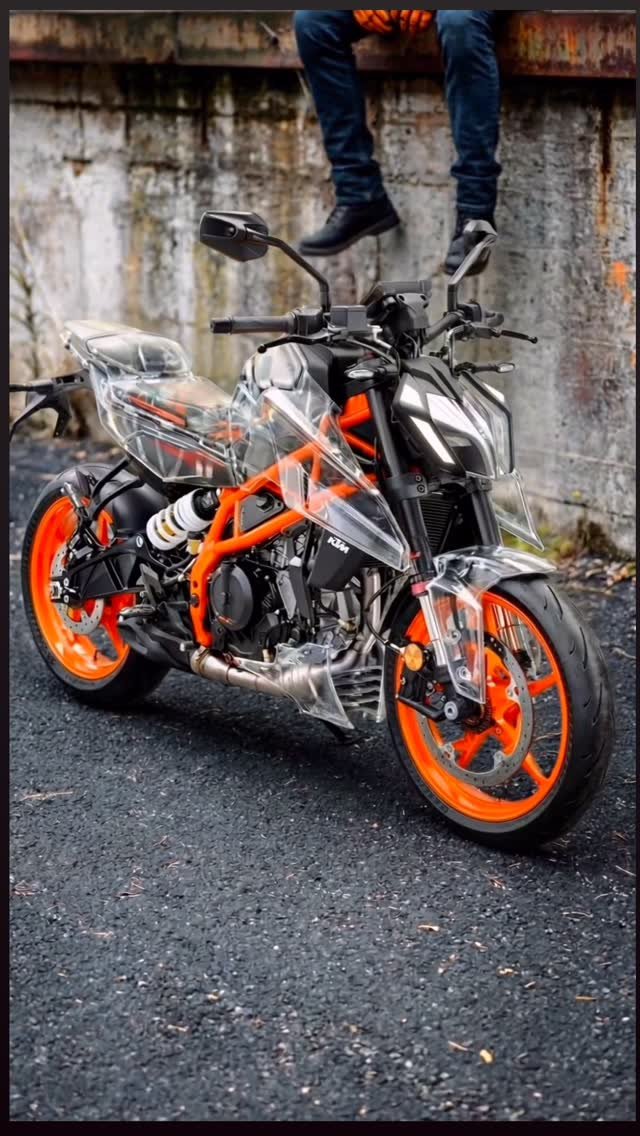 riderinagra 게시물 이미지: Duke 390 transparent #duke 

#ktm @ktm_india...