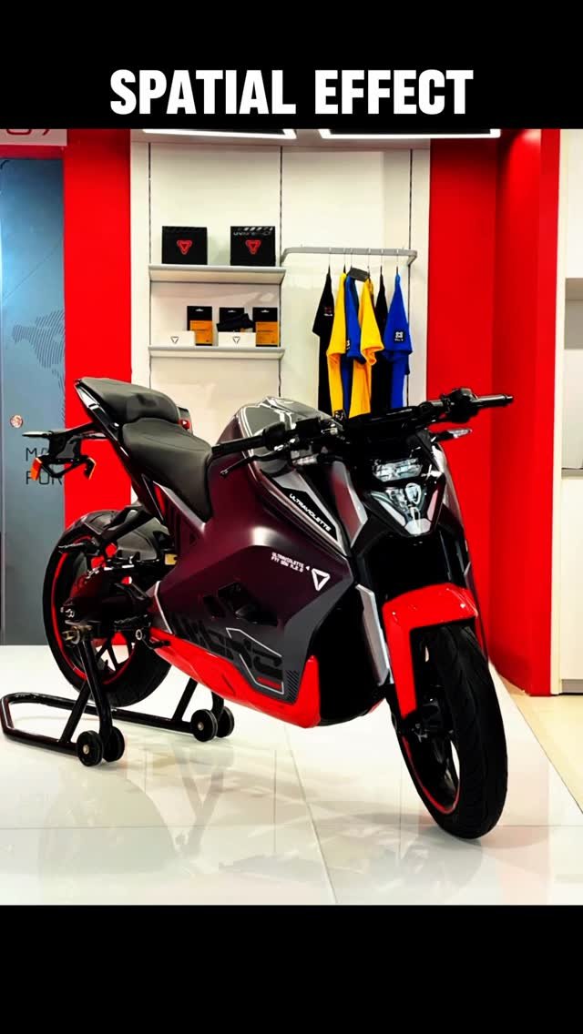 riderinagra 게시물 이미지: New posting idea ( spatial effect ) 

#bike...