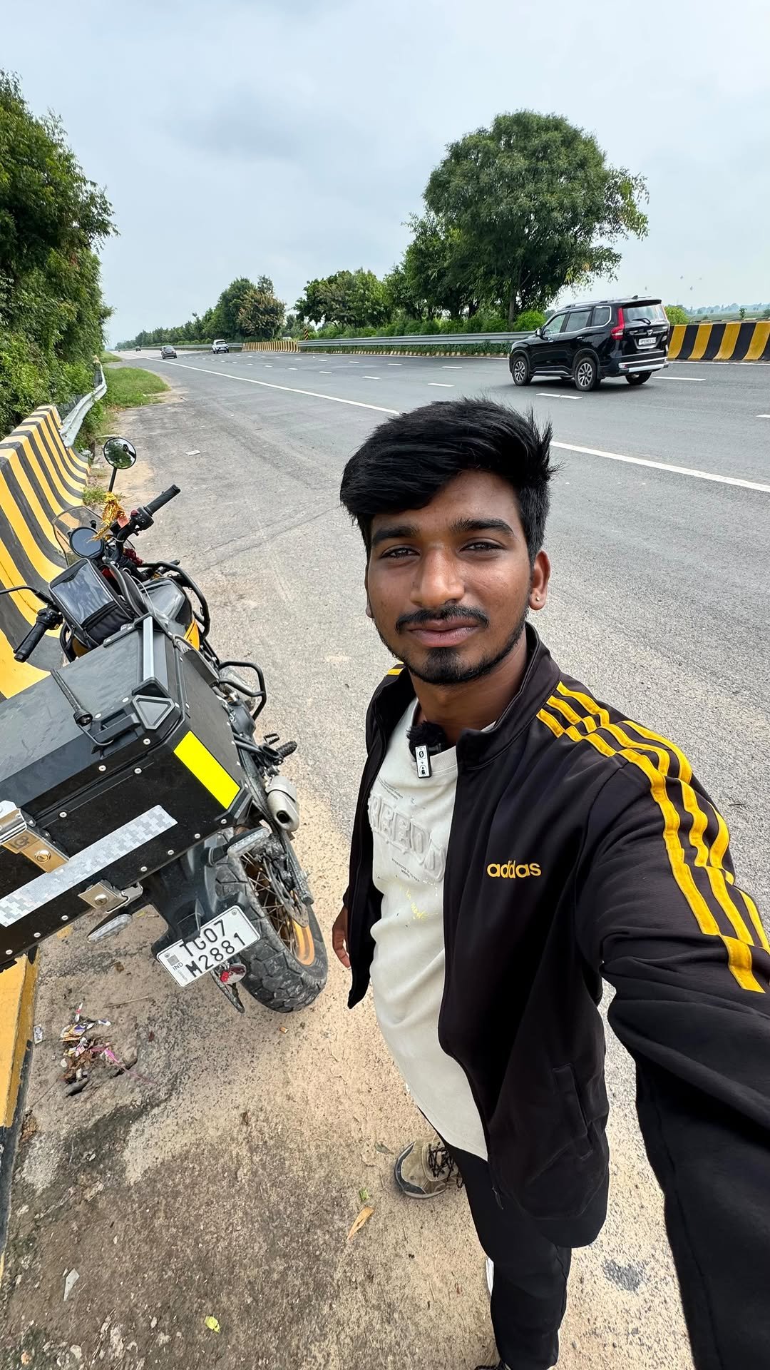 riderparamesh_official 게시물 이미지: Yamuna express Highway lo mana bike riding🇮🇳