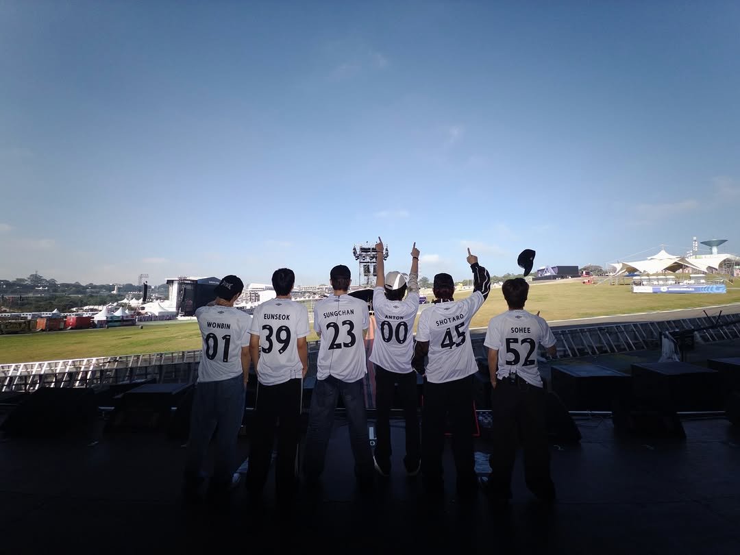 Photo by RIIZE on March 21, 2026. May be an image of stadium and text that says 'EUNSEOK SUNGCHAN 23 100 39230045 ANTON WONBIN SHOTA 39 2300 SOHEE 52'.