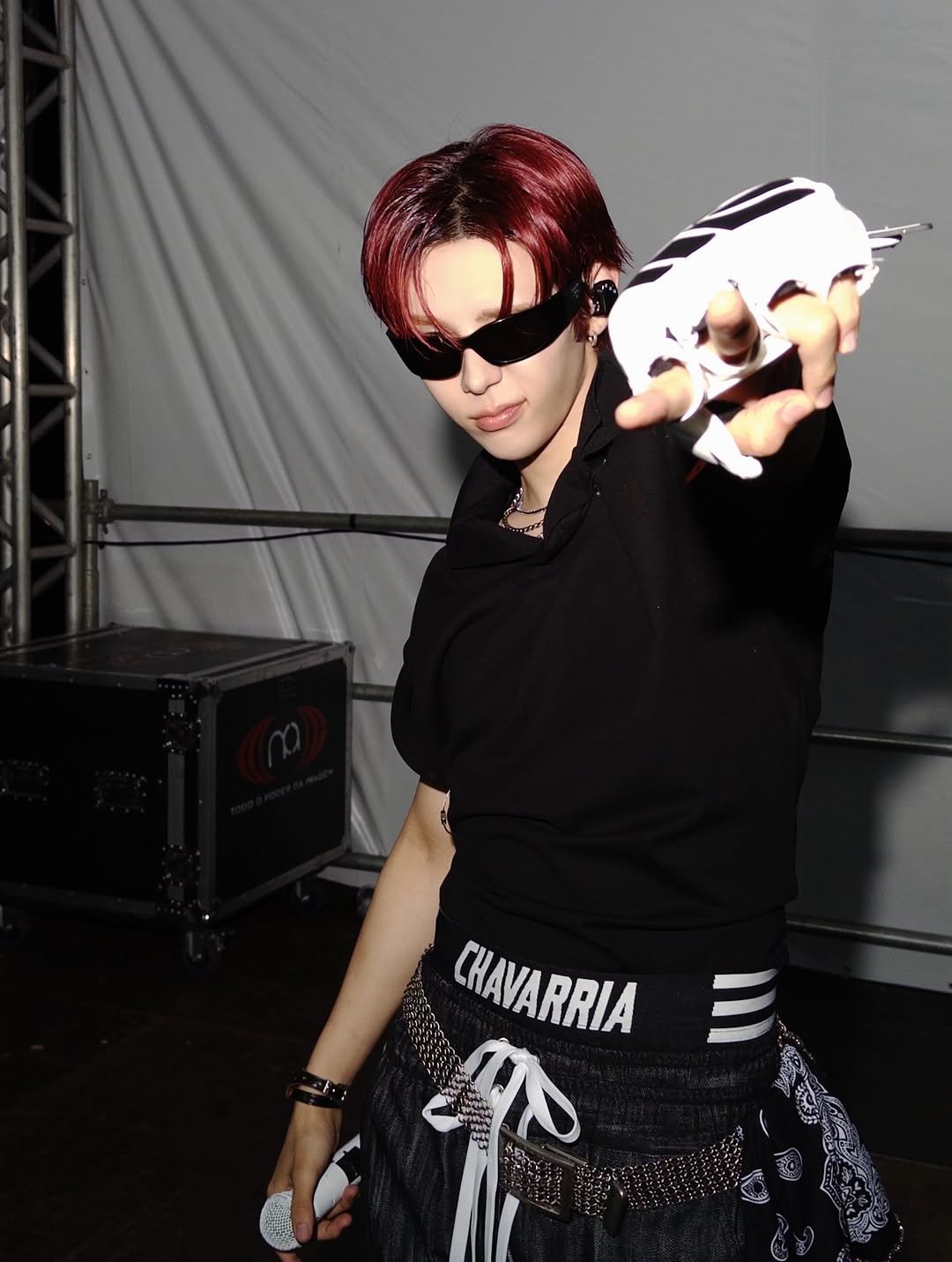 Photo shared by RIIZE on March 22, 2026 tagging @lollapaloozabr. May be an image of kilt, top, glasses, eye patch, bandanna and text that says 'CHAVARRIA ዋ'.