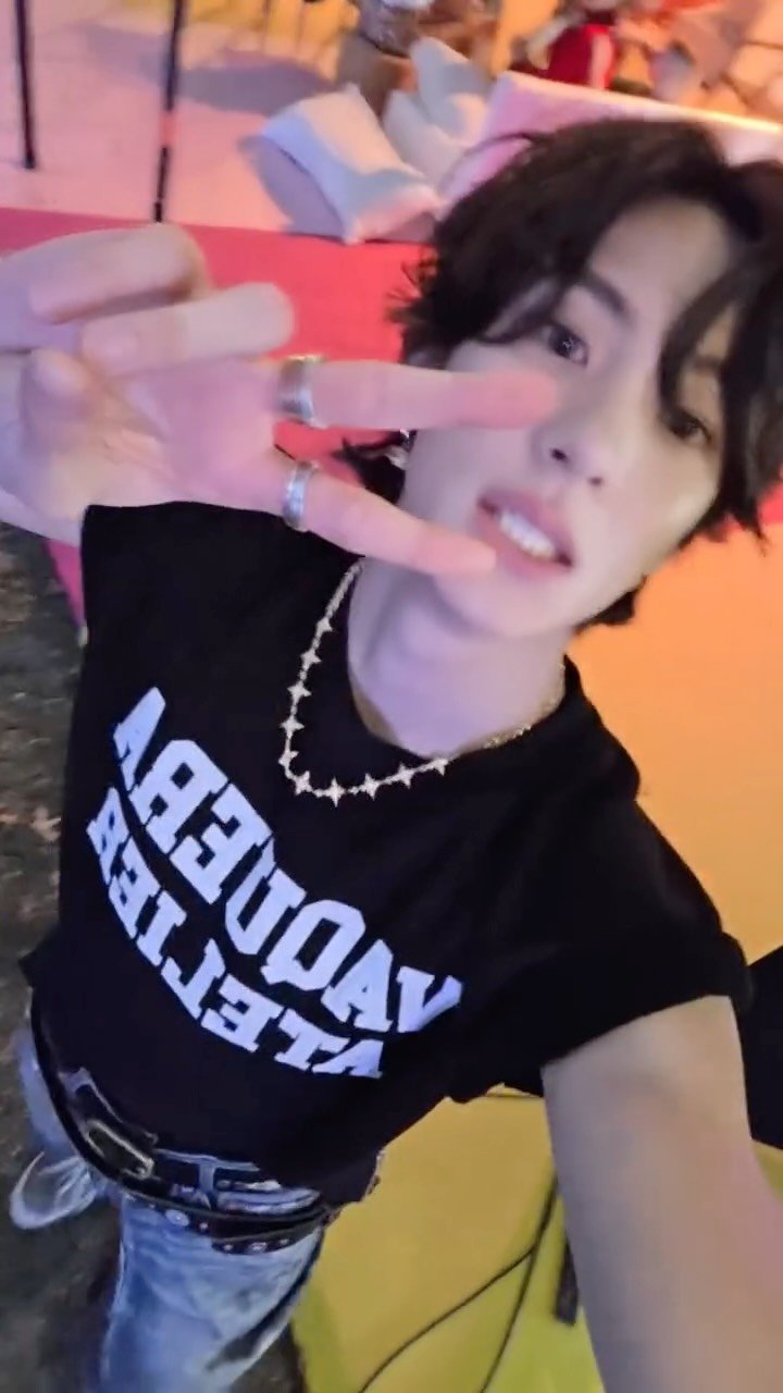 riize_official 게시물 이미지: anton’s Lollapalooza Argentina pov

#RIIZE...