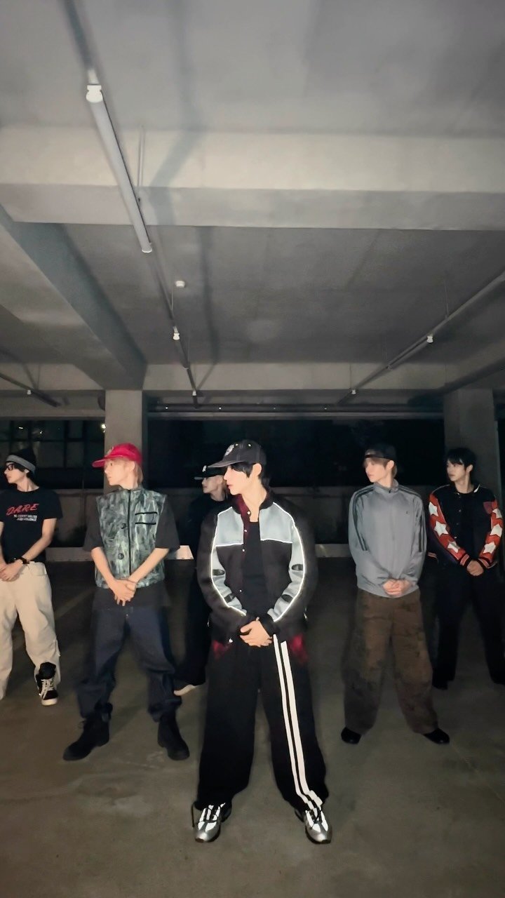 riize_official 게시물 이미지: dyd in 주차장

#RIIZE #라이즈
#RISEandREALIZE
#dyd #RIIZE_dyd