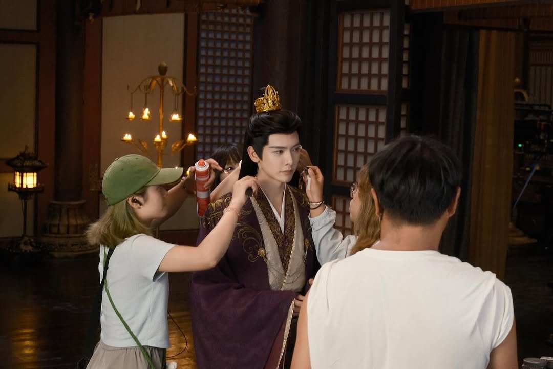 Photo by 王以綸 Riley King on September 30, 2025. May be an image of one or more people, makeup, costume, headdress and text.