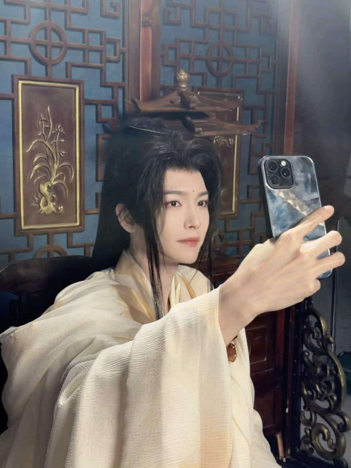 rileyxking 게시물 이미지: 祝自己生日快樂🎂 也祝我媽生日快樂🎂 終於三歲了各位 👁️👅👁️