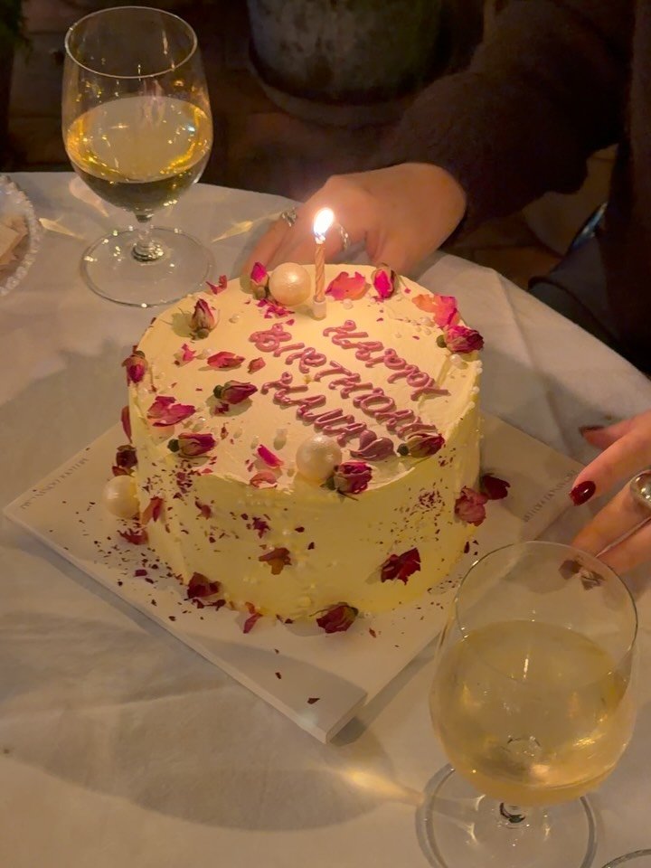 rimine__ 게시물 이미지: 생일축하해🎂🎊🎁🎈
내칭구 아프지마 @happy_hana1017
.
.
.
#생일파티