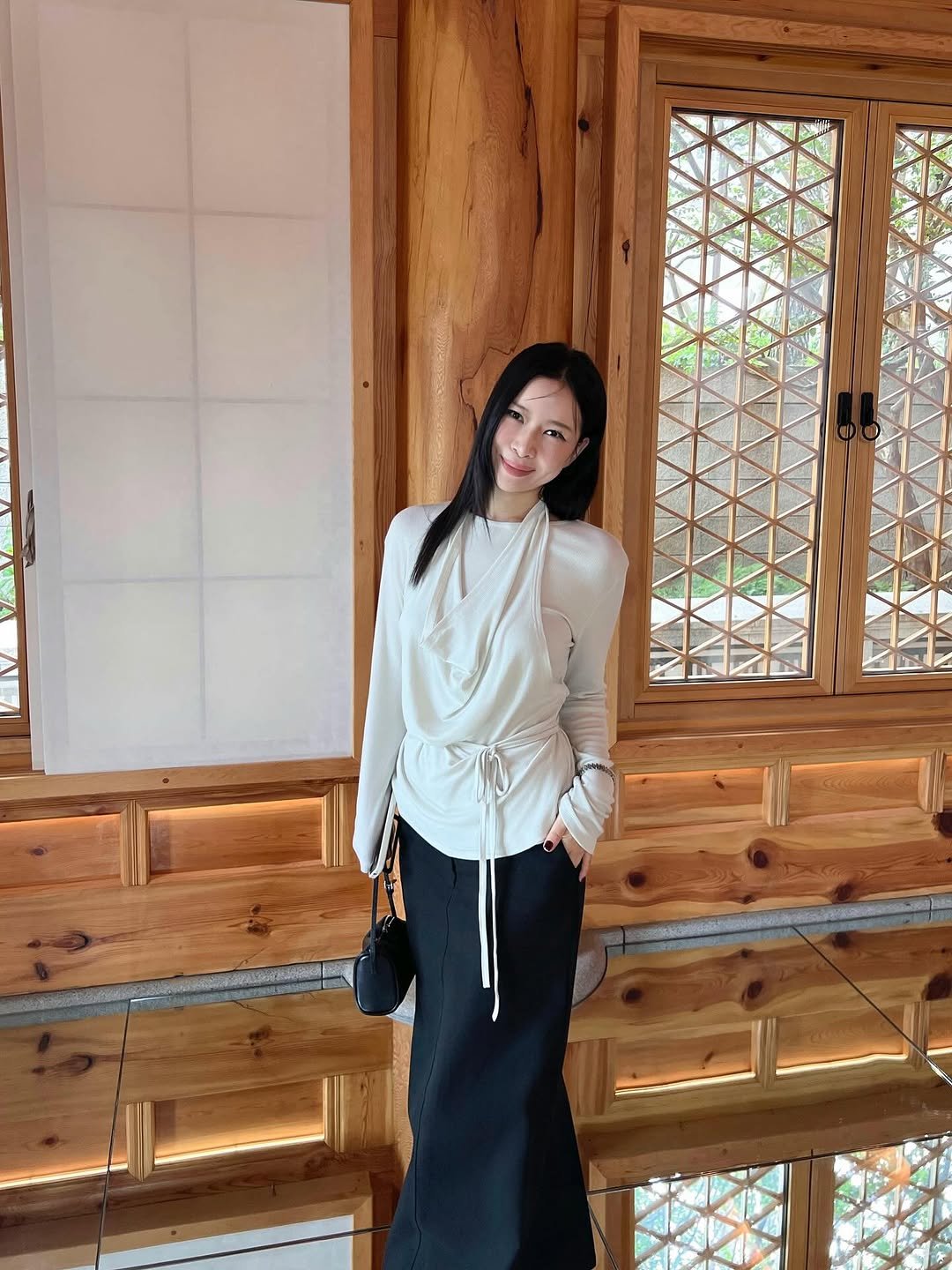 Photo by 리미네 on September 07, 2025. May be an image of 1 person and text.