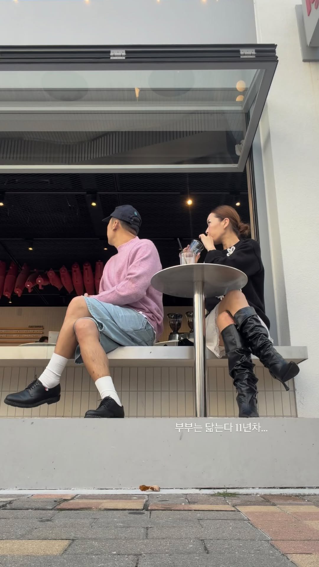 rimine__ 게시물 이미지: 갑자기 나티난 핑크보이🩷딱걸렸네
잡혀서 이제 업뎃하러 들어갑니다😭
.
.
#릴스#릴스#부부릴스