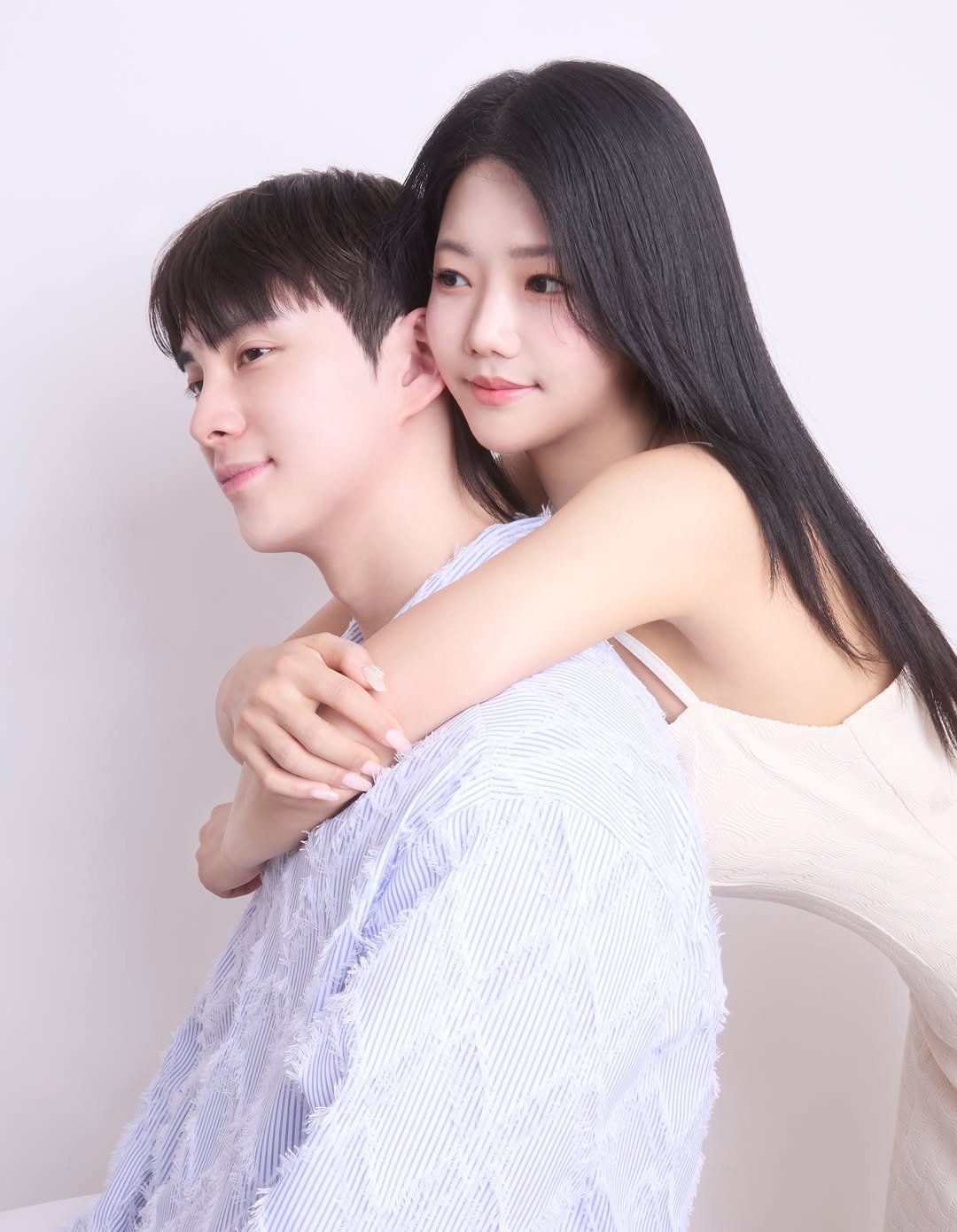 rin2_sun2 게시물 이미지: 사랑하기에 함께하고 싶은

그 마음 하나로 서운하고 화나는 순간이 있어도
금방 또...