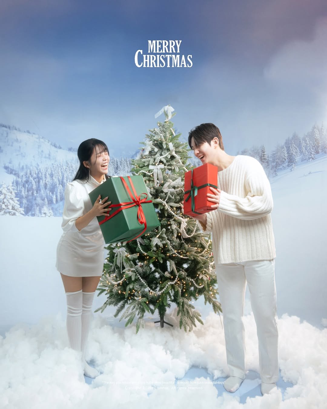 Photo shared by 선재업고(못)튀어 on December 23, 2025 tagging @differshoe_official. May be an image of christmas tree, snowman, poster, tinsel, magazine and text that says 'MERRY CHRISTMAS မ'.