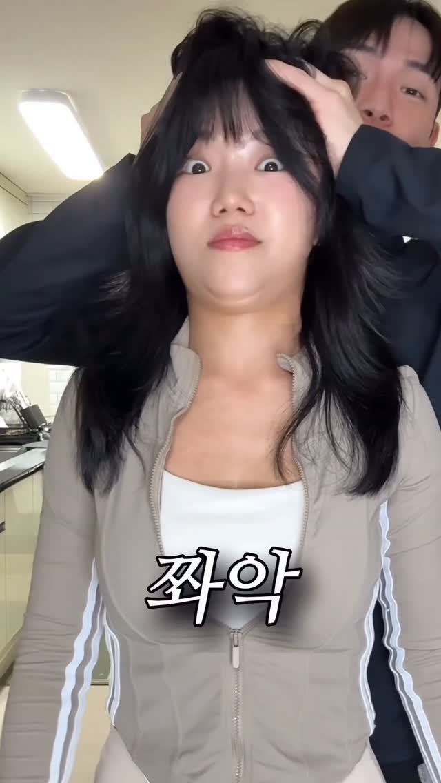 rin2_sun2 게시물 이미지: #협찬 여친의 노화 
@bodyfriend_mini 

얼굴이 쳐지는 건 두피가...