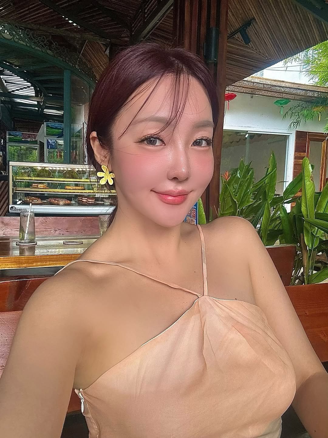 Photo by 𝘾𝙝𝙚𝙧𝙧𝙮🍒 on August 18, 2025. May be an image of 1 person, hair and text.
