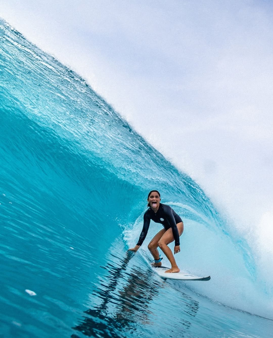 Photo by Rip Curl Brasil on February 21, 2026. May be an image of surfboard, wetsuit, water, ocean and text.