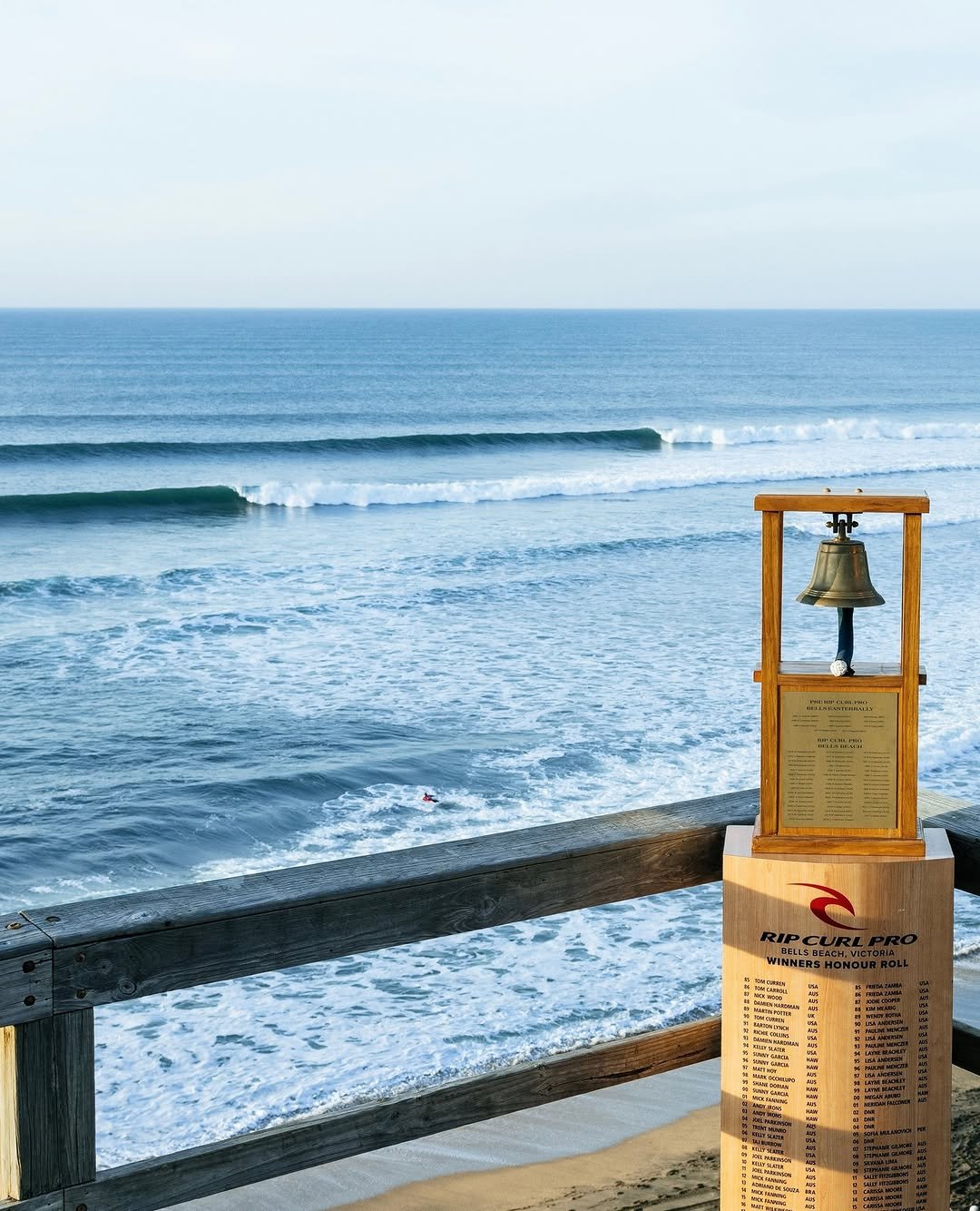 Photo by Rip Curl Brasil on March 15, 2026. May be an image of surfboard, wetsuit, ocean, water, coast and text.